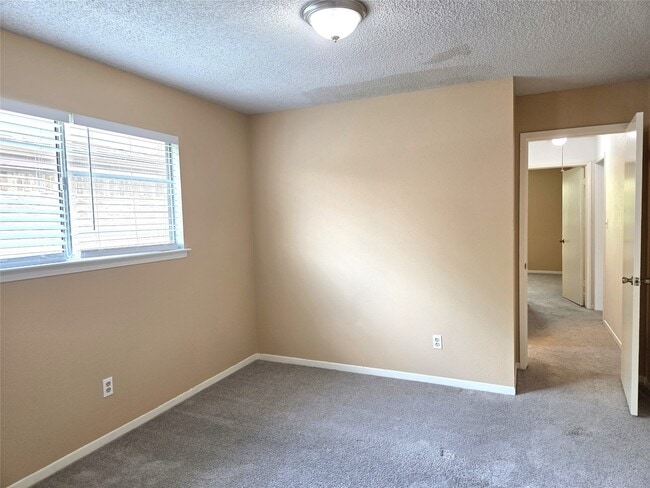 Building Photo - 13427 Juniper Point Dr