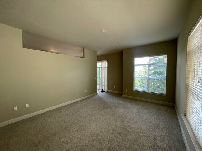 Building Photo - Stylish & Spacious 2-Bedroom Tech Center R...