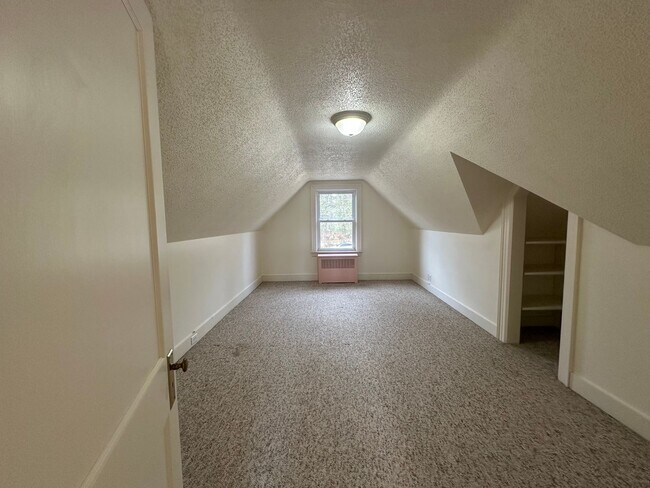 Building Photo - House in Bedford with Lot of Outdoor Space.