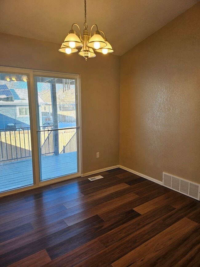 Building Photo - ALL PROSPECTIVE TENANTS MUST SUBMIT A $58 NON-REFUNDABLE APPLICATION FEE PER APPLICANT ONLINE AND...