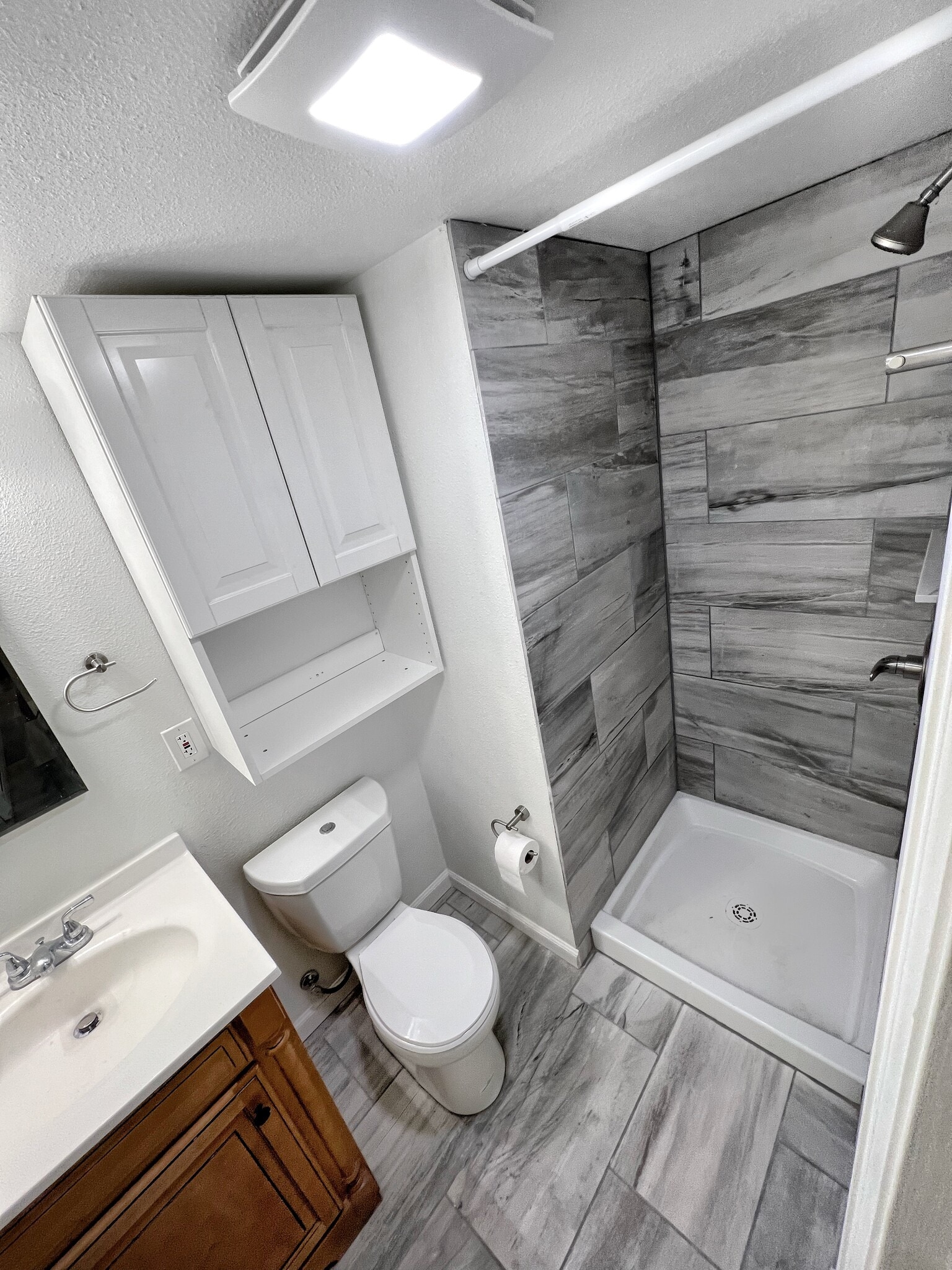 Building Photo - 240 Main St