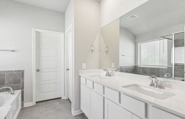 Building Photo - 17027 Blaise Ter
