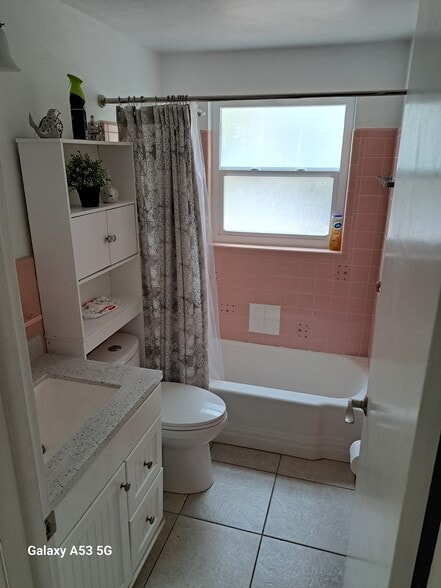 Bathroom - 35 44th Ave