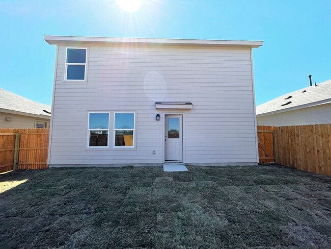 Building Photo - Spacious 4-Bedroom Home with Huge Backyard...