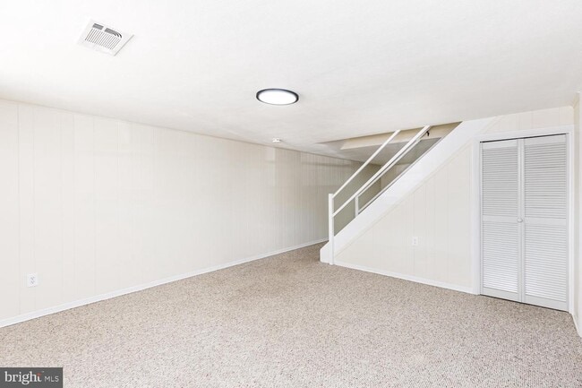 Building Photo - 1117 Circle Dr
