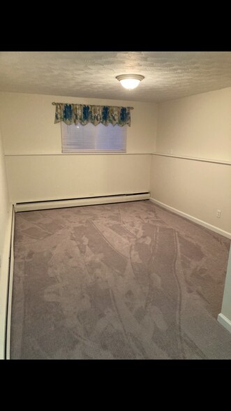 Building Photo - 160 W 13th St