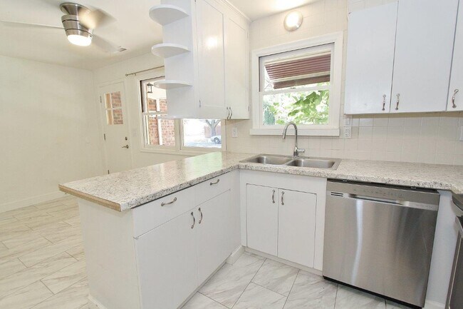 Building Photo - Single-Level Home Nestled in the North End