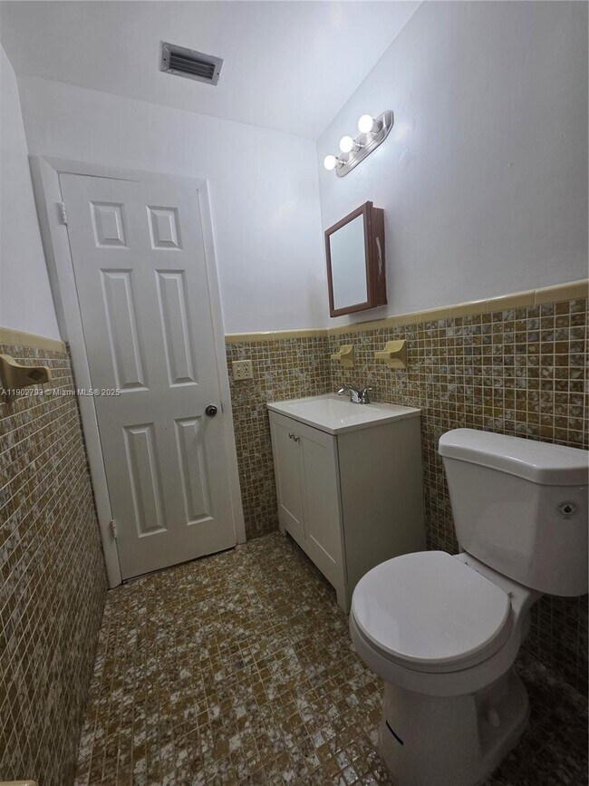 Building Photo - 10725 NW 8th Ave