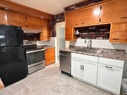 Building Photo - 138 Sherman St