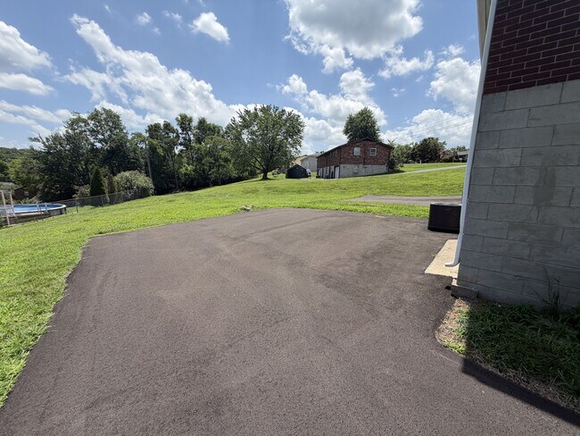 Building Photo - 171 Vulco Dr