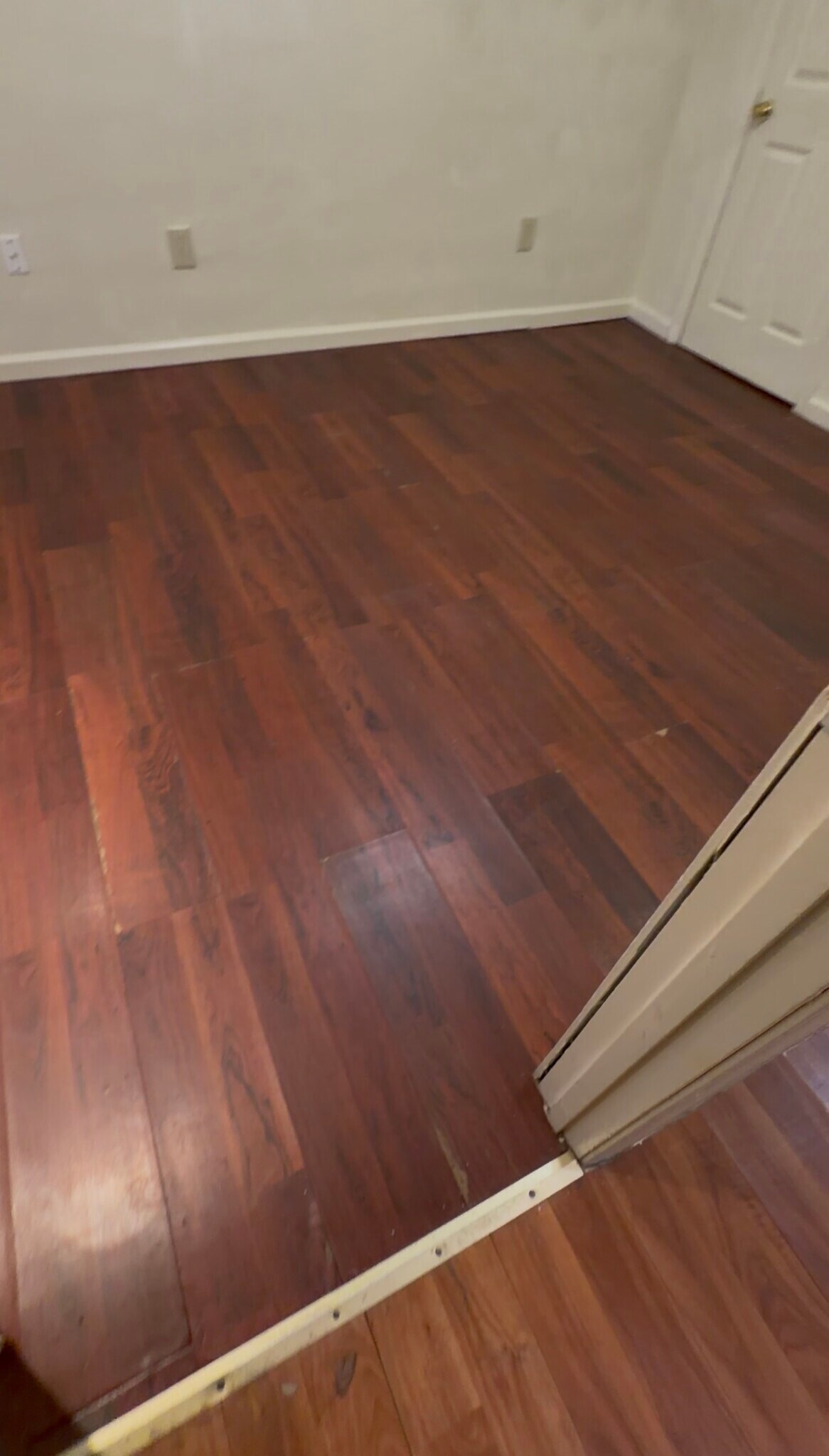 Building Photo - 827 W 42nd St