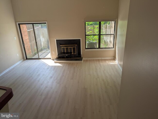 Building Photo - 5309 King Charles Way