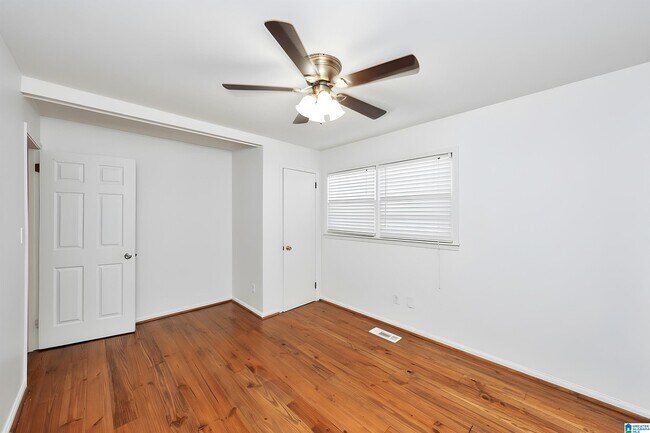 Building Photo - 1327 3rd Ave SW