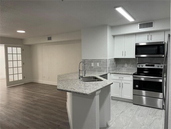 Building Photo - 822 Camargo Way