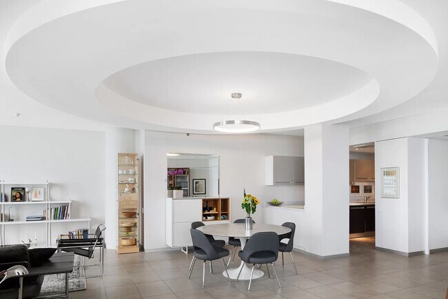 Building Photo - 680 N Lake Shore Dr