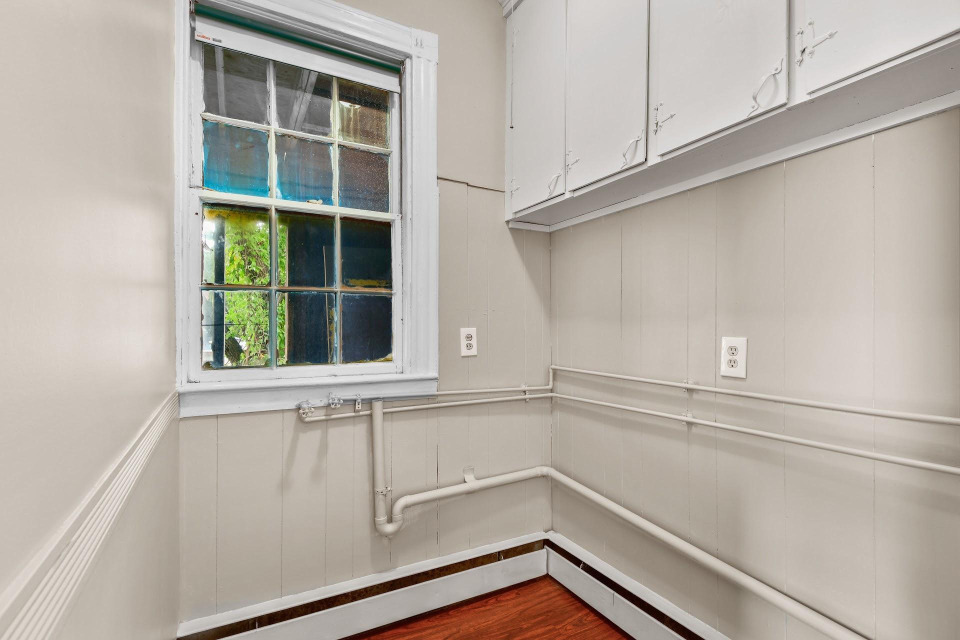 Building Photo - 58 Bennington St