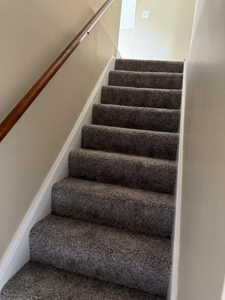 Building Photo - 517 Park Ave