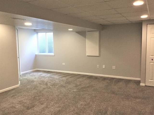 Building Photo - 2631 Fairfax Ln