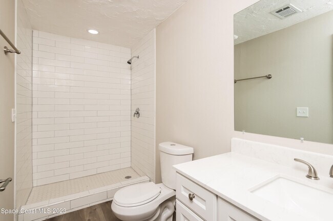 Building Photo - 674 Altamira St NW