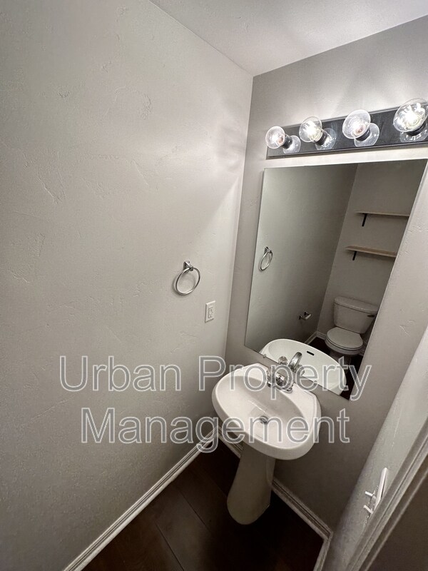 Building Photo - 11467 Open View Ln