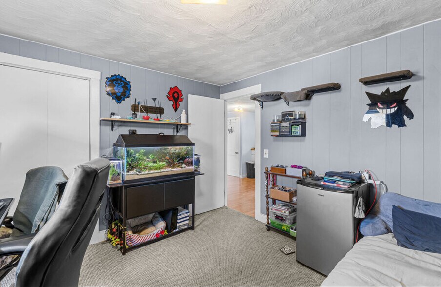 Building Photo - 58 Read Ave