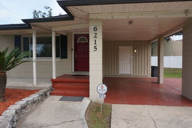 Building Photo - 4/2 Concrete Brick Home off of Blanding Bo...