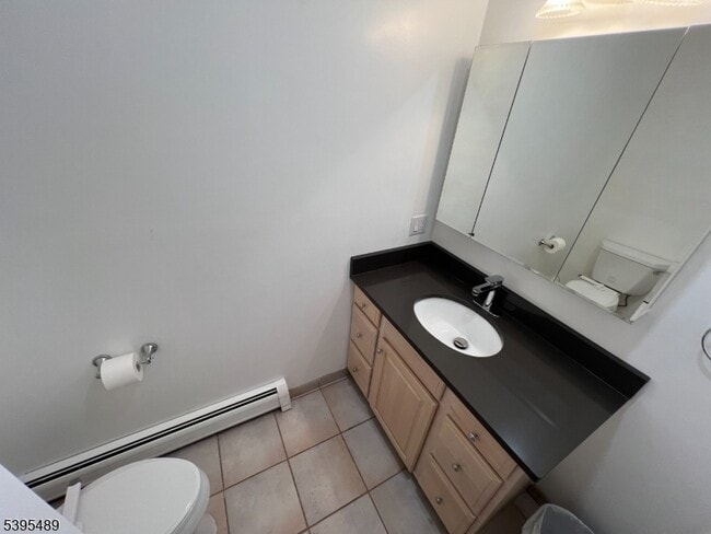 Building Photo - 497 Division Ave