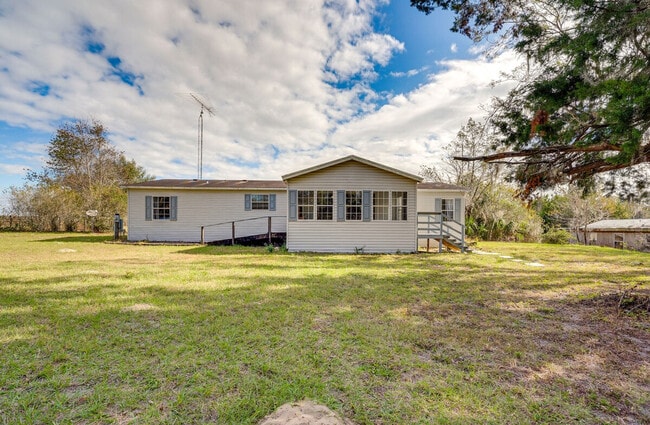 Building Photo - 6651 SE Co Rd 337