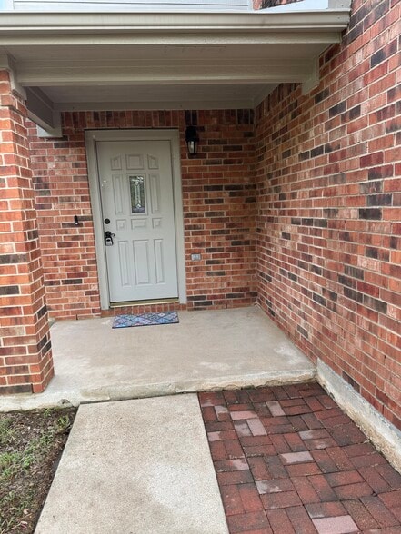 Building Photo - 608 Sherry Dr