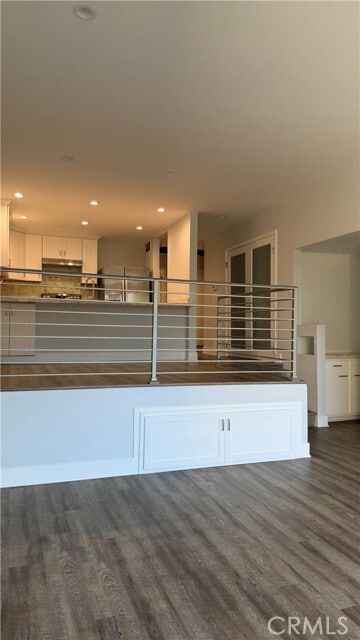 Building Photo - 7215 Marina Pacifica Dr N