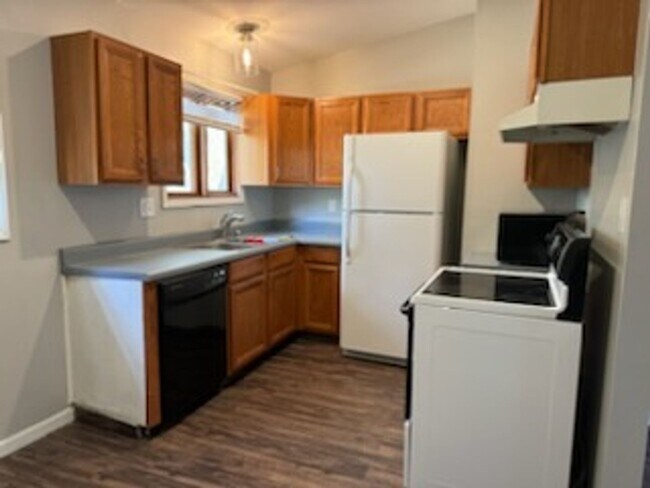 Building Photo - Schedule a Showing Today!!!