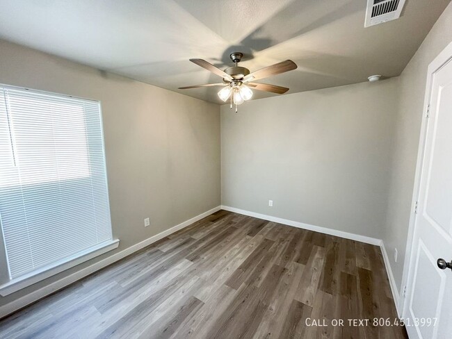 Building Photo - 3401 Urbana Pl