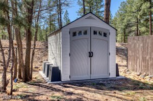 Building Photo - 381 E Iris Ln
