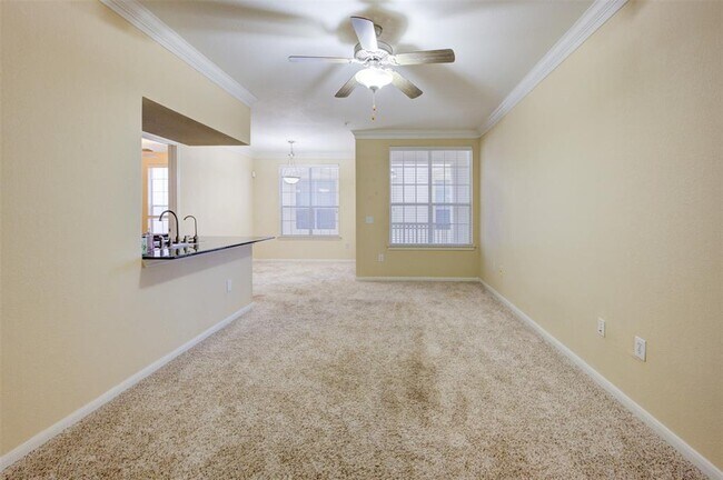 Building Photo - 7575 Kirby Dr