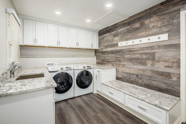 Building Photo - 1350 Marlyn Dr