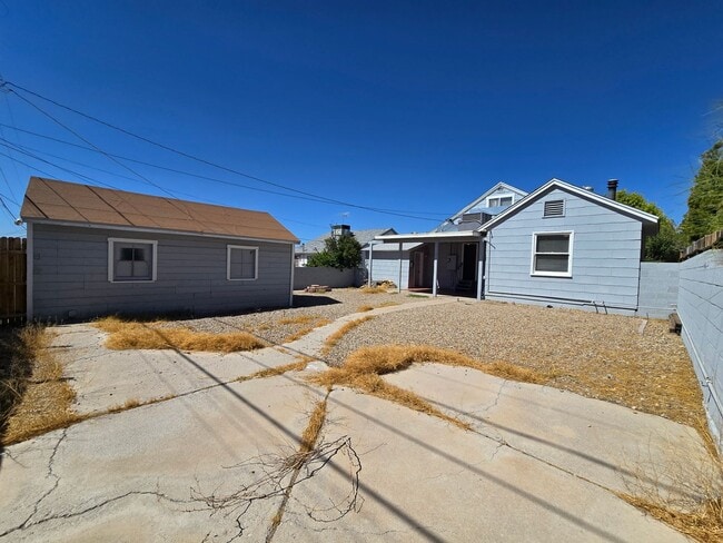Building Photo - 607 Avenue G