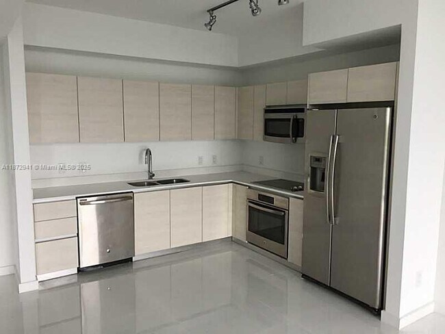 Building Photo - 4250 Biscayne Blvd
