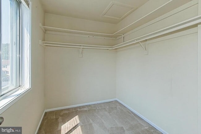 Building Photo - 9637 Westport Ln