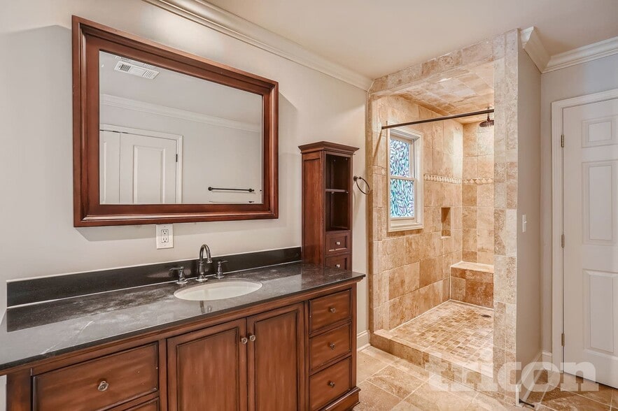 Building Photo - 125 Hunters Trce