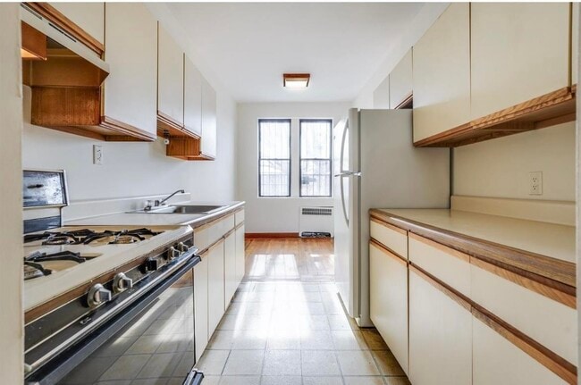 Building Photo - 301 Palisade Ave