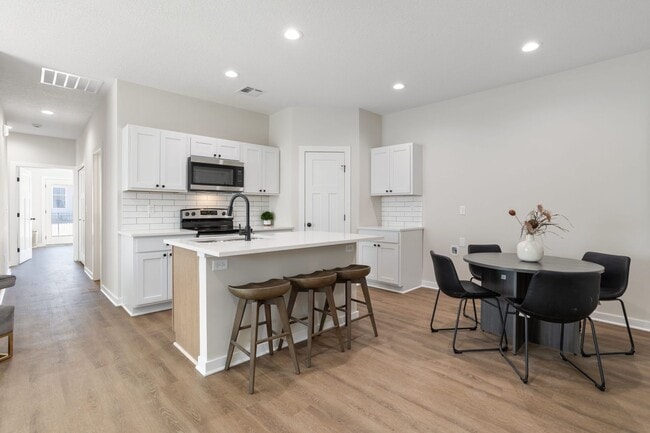 Building Photo - Auburn Villas - 3 Bedroom 2 Bathroom Molly