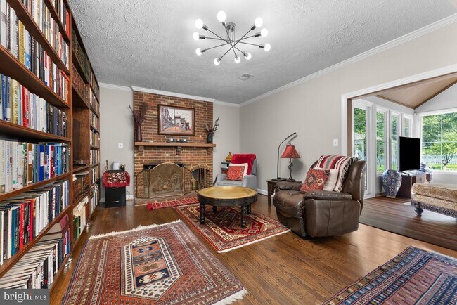 Building Photo - 7020 Venus Ct