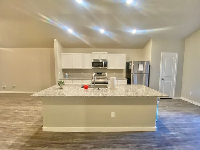 Building Photo - Great 3/2/2 in Frenship