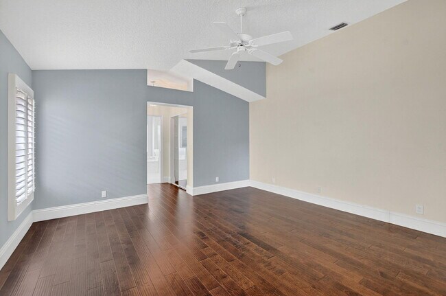 Building Photo - 6502 Brava Way