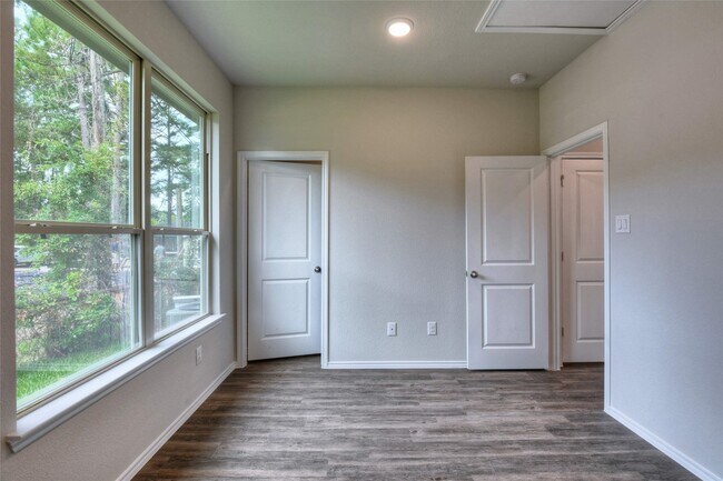 Building Photo - 12043 Nelwood St