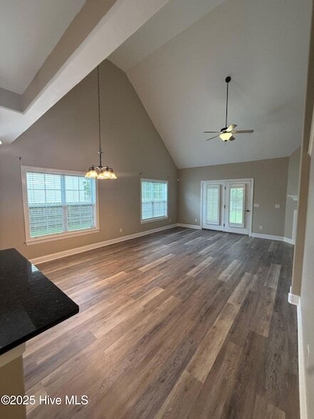 Building Photo - 103 Coree Way