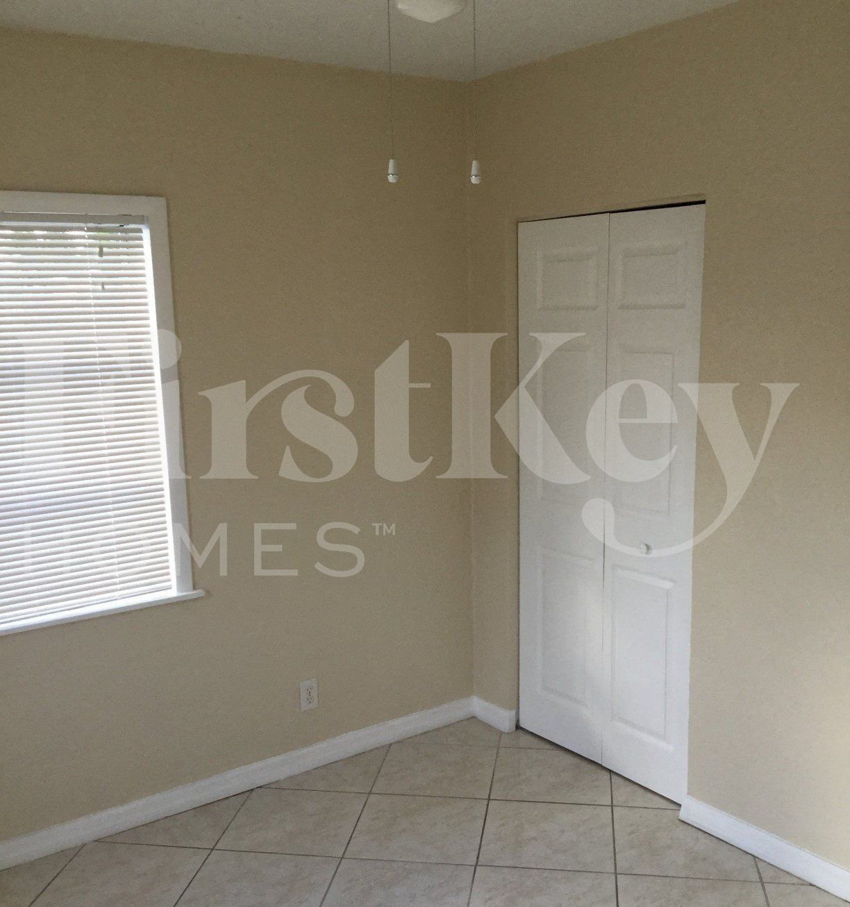 Building Photo - 900 W Bloxham St