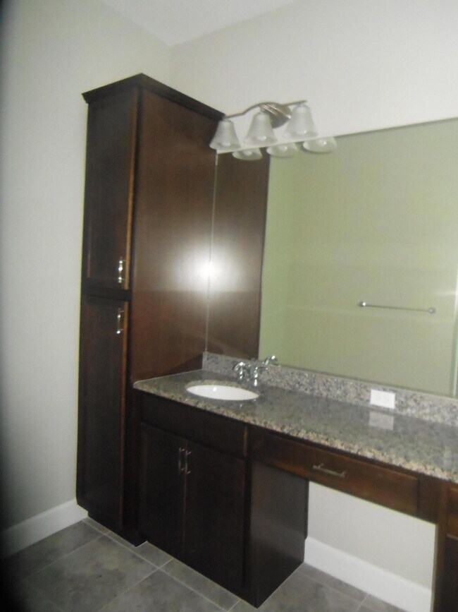 Building Photo - 5401 Pecan Dr