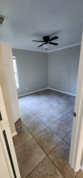 Building Photo - 5155 Andris St