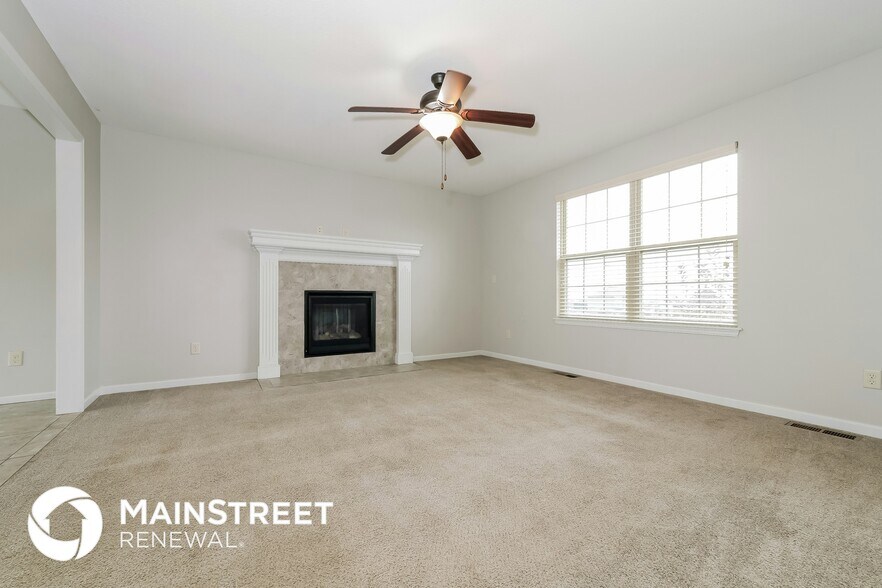 Building Photo - 427 Sunflower Dr